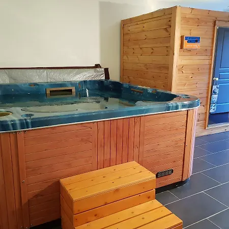 Le Medoc De Maxou Bed and Breakfast