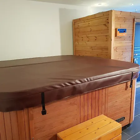 Le Medoc De Maxou Bed & Breakfast *